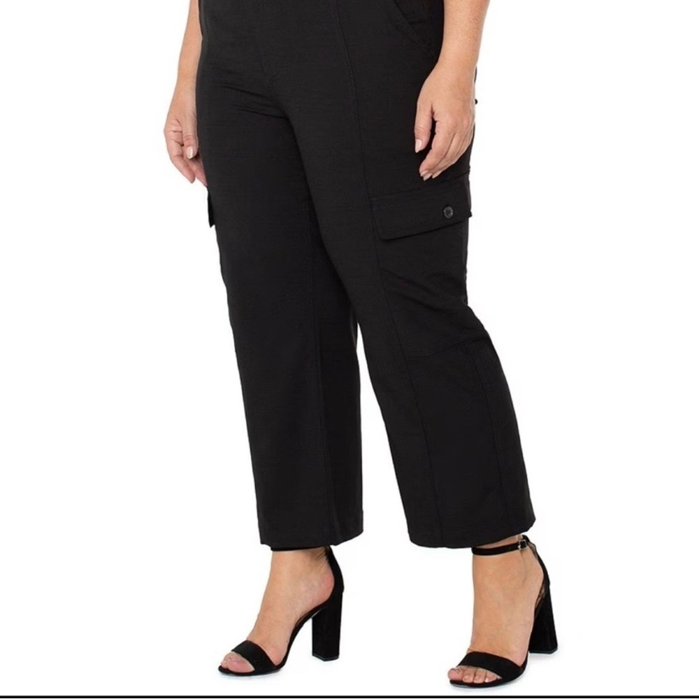 LIVERPOOL Utility Crop w/Tab
Hem & Cargo Pockets size 16 - Picture 4 of 10